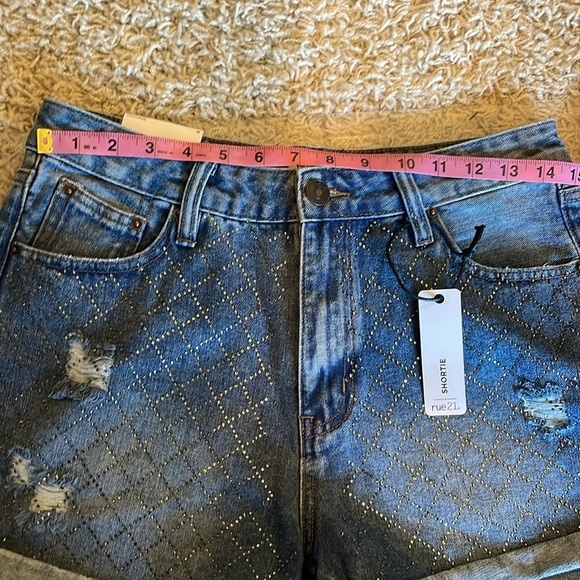 NWT Rue 21 Women Shortie Denim Jean Shorts SZ 10 Jewels Distressed High Rise - Picture 11 of 11